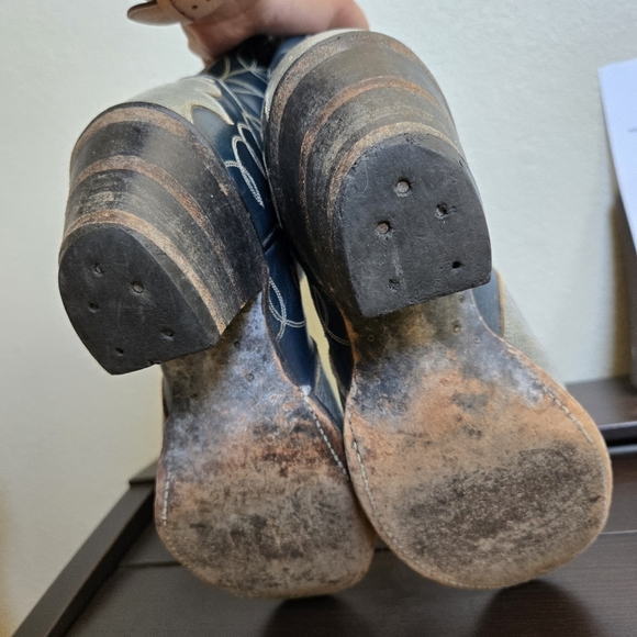 Vintage Green and Gray Western Wear Leather Boots 8 - Picture 10 of 12